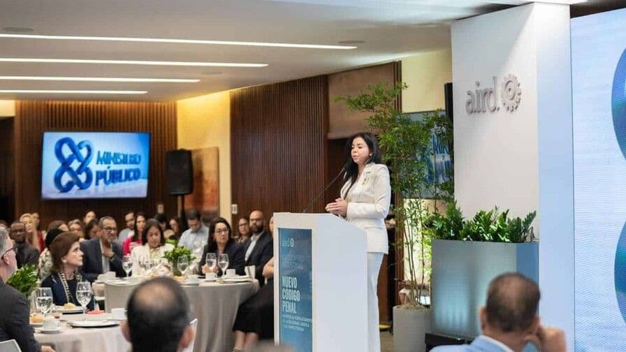 Yeni Berenice asegura a empresarios que no deben temer al nuevo Código Penal